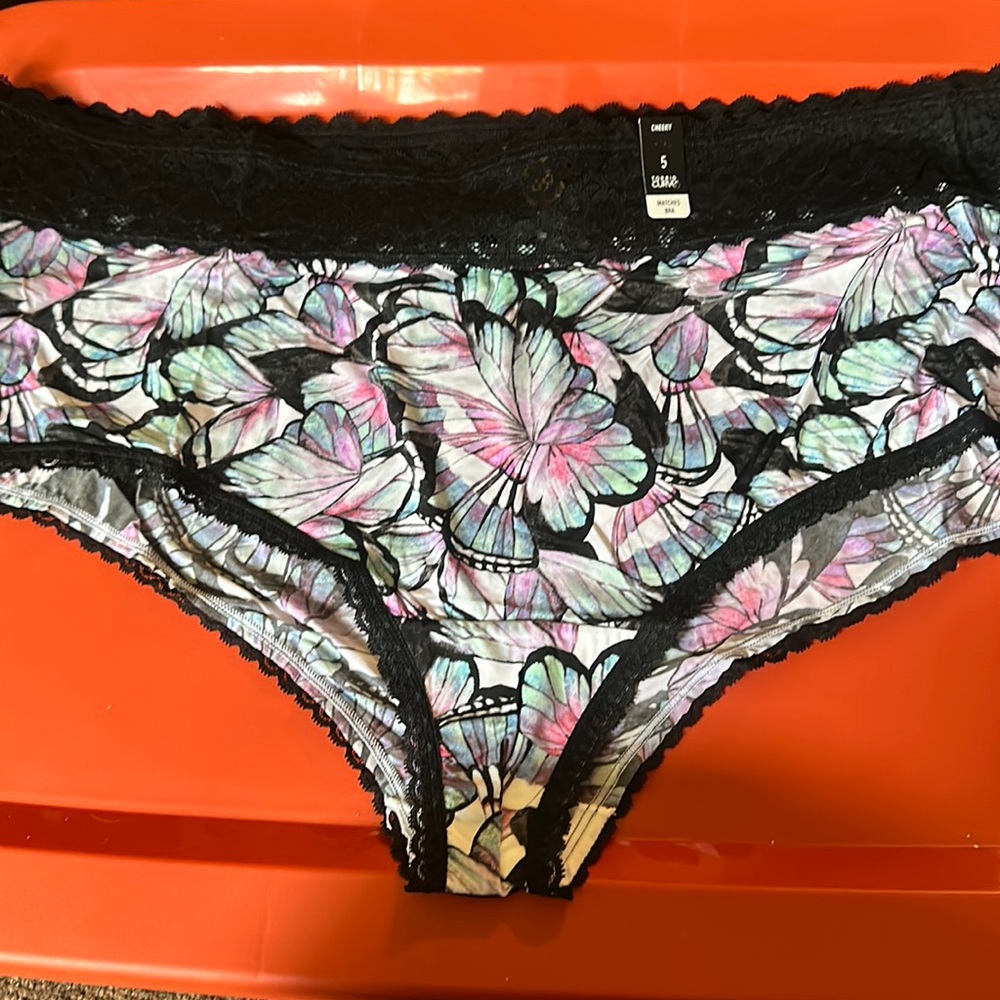 TORRID CURVE COLLECTION BUTTERFLY CHEEKY PANTY: LACE ACCENT: NWT: SZ 5